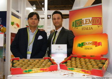Renzo Balestri with Alberto Fantini at the ApoFruit stand