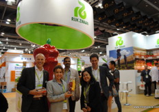 Jan Doldersum (The Netherlands), Frances Tolson (Australia), H.P. Doddamani (India), Rara Dewayanti (Indonesië) and Johan Vis (The Netherlands) from Rijk Zwaan. Presenning The Sweet Palermo in Asia. Besides looking for export possibilities, they are also trying to find local partners.