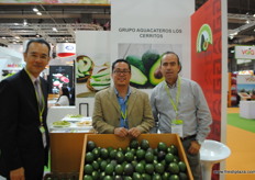 Saúl Medina Villanueva and Moises Barbeyto Villarreal from GLC Avocados Mexico with Saúl Zambrano Barajas, Deputy Consul General.