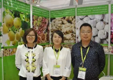 The team of Jining Fuyuan Fruits & Vegetables Co., Ltd. with Amy Zhong, Crescent Zhang and Peter Zhu.
