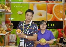 Liu Jingle, the general manager of Jintaihua his TaKxa kaki fruit brand to an international audience. He is together with Judy Pang, the sales manager of Qingdao O'natur Bio-Tech Co., Ltd., a producer of citrus.