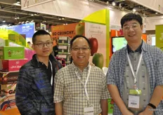 Johnson Lau, Henry Wang and lin Xiang from Fujian Oumeng Import and Export Trade Co., Ltd. are attending Asia Fruit Logistica. They are looking into starting importing pears from the Netherlands.