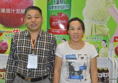 Dang Shoufeng, to the left, is the Vice General Manager of Hebei Dongfang Green Tree Food Co., Ltd. The company exports to countries worldwide, including Italy.