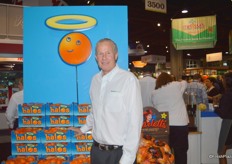 David Krause with The Wonderful Company showing Wonderful Halos. Harvest started this week.