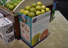 Pummelos from Sunkist. The side of the bin contains information for consumers on how to peel a pummelo.