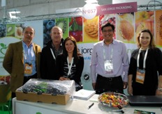 The whole team of San Jorge Packaging with Juan Cristobal Labbe (Elicura).