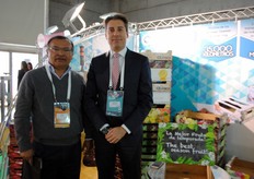 Jaime Soto of RíoKing with Salvador Martínez from Obeikan MDF.