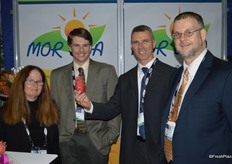 Robin Sporn, Anthony Yetzer, Eran Nadler and Gary Tozzo with MOR USA showing a pitaya that is now available in the US.