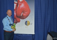 Stephen Flashing with Yakima Fresh. Growers and shippers of apples, cherries and pears.