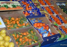 Selection of mandarin oranges, including mandarins with leaves that are gaining popularity.