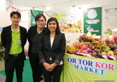 MOF, Marketing Organization for Farmers of Thailand team: Arkom, Suttmee and Dominique; products are fresh, clean under the control of ISO of quality and any chemical safety for the customer, is the goods and products will be checked, as found in the protoco, for the freshness and quality control before approve.