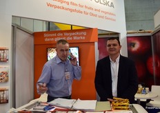 Janosch Czestkowski (left) in action, with Marek Zaremba (right) at the DekoFilm Polska stand.