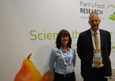 Yvonne McDermid and Gavin Ross from Plant and Food Research New Zealand.