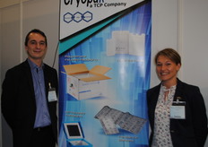 Tom Harrinton and Blandine Pannier from Cryopak with data loggers and various solutions to keep produce cool in transport.