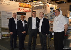 Red Pack had the D325EFI for flow packing apples with minimum bruising. Jeremy Briston, Darren Leech, Peter Kalinovski, Rick Briston and Geoff Marrison.