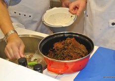 Two chefs cooking with seaweed from Arava Export Growers