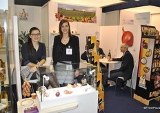 Lucie Jaczynski and Julie Miossoc from Daniel Cadiou, a French grower of onions and shallots