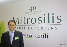 The Greek exporter Mitrosilis has been in business for 40 years now. On the picture, the owner of the company: Christos Mitrosilis, the second generation. The main products are citrus fruit, grapes and apricots. In 2015 started to launch new products and one of these is kiwi. Their goal is to extend the range of the products for the coming years.