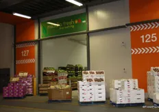 The Mildura Fresh Marketing store (125 and 127) had an enticing display both inside and outside on the Buyer's Walk.