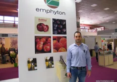 Ioannis Rentis for Emphyton; Emphyton is busy promoting Red Love, the new apple cultivar by KIKU Hellas.