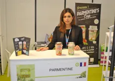 Jessica Dorario from Parmentine. They have a shaker with potatoes for in the microwave and you can add sauce. They have two varieties with: Tomato basil and yoghurt herb sauce.