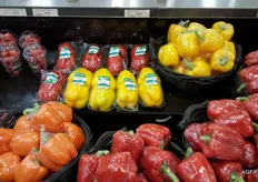 Icelandic bell peppers are sold in pairs, the imported ones are loose in baskets.