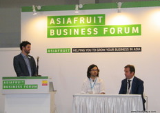 Ken Moynihan of Compac with Luca Montanari of Unitec to give a talk on packhouse technology and its future.