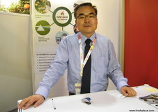 Business Management / Director Jay Hwang of Sun Forest (Korea), a Korean developer of non-invasive spectroscopy technology for fruits like apple and citrus.