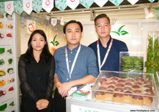 From the Viet Exotic Fruit stand: Mia, Lucas and Duy (Vietnam); the company is Global GAP and Viet GAP certified. It offers pitahaya, rambutan, passion fruit and many more.