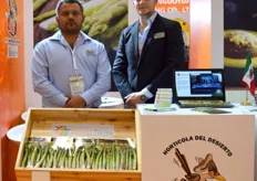 Gonzalo Viveros and Bram Hulshoff from Desert Farms, a company specialized in the production and commercialisation of green asparagus.