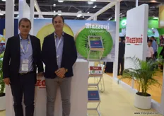 Francesco Guzzinati and Pierluigi Marconcini from kiwi exporter Mazzoni.