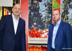 Marcel van den Enden and John Braas of the Greenery. In the background are Dutch bell peppers which are expected to be exported to China in 2017.