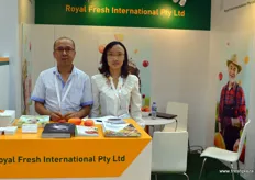 David Yang and Sherry Xu of Australian fruit export company Royal Fresh International. The company exports, among other products, fresh mangoes to China, and will start the export of stonefruit to China.