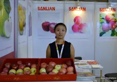 Li Chengze of apple export company SanLian