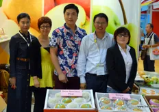 Helen Wu of Shenzhen Agricultural Products Electronic Commerce, together with Dan Tan Hua, Liu Jing Le of TaKxa, and Field Nie and Judy Pang of Qingdao O'natur Bio-Tech