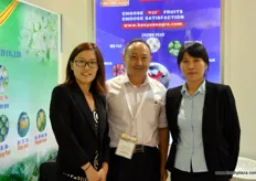 David Wang, the president of Jinan Haoyuan Agricultural Products from Jinan in Shandong provice, together with Clara Wang to his right and Zhao Junmei to his left. The company grows pear, apple and citrus