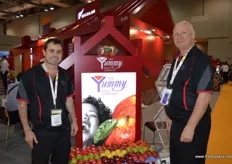 Simon Renall and John Crocker were presenting the SweeTango a new apple variety for the Asian market from Yummy Fruit.