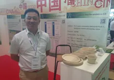 Mister Wang from the company Chanqing Green Plant with packaging.