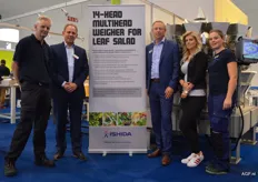 The Ishida team in front of the 14-head multihead weigher. Jack Derksen, Theo de Koning, Rob Bonsma, Jamie van der Sanden, Suzanvan Zundert. The Airscan is a new product that detects CO2 leaks in trays and bags.