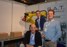 B.A.T. Machinebouw. Robot labeling is currently in at B.A.T. The robot can bunch and label. For example, five different packagings can be combined to form one packaging. Michael Visser of W&R Labels, Serge Broekhoven and Guus Simons of B.A.T.