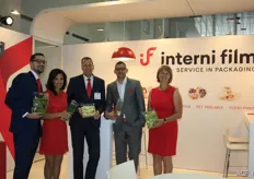 The Interni Film team. Interni Film participated at the Empack for the first time this year, and presented its new corporate identity. The company processes various flexible packing films, including BOPP, CPP and PET. The Top seal PET peelable anti-fog film was also presented at the fair. From left to right: Stijn Verreet, Gabriela Deras, Hans Berk, Steven Verreet and Nadine Roziers.