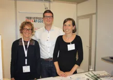 Pack4Food is a consortium of Flemish research institutes and 48 companies active in various sectors involved in packaging food. From left to right: Julie Mestdagh, Kurt de Mey and An Vermeulen.