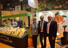 José Peiró in the middle, next to his colleagues at the stand of Escrig Gourmet.