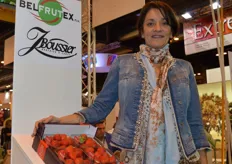 Annick Boussier poses with one of her main products: Belgian strawberries. Top fruit and tomatoes are also marketed. Vine tomatoes and snack tomatoes are a speciality for Boussier in the field of tomatoes.