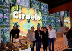 Stand of Grupo el Ciruelo, specialists in table grapes and stonefruit.