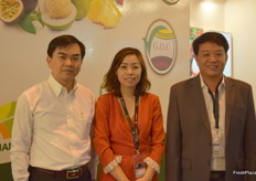 Doan Van Phuong- Director of the Tien Gian Investment-Trade-Tourism Promotion Center, Victoria Bui- Director of Binh Dinh Son Co., Ltd and Doan Van Sang- Director of Thianh Long Cat Tuong.