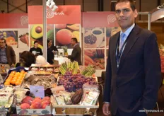 In the Peruvian hall, Fernando Salcines Minaya, of the company El Oro de los Andes. The firm is specialised in the marketing of organic products in Europe.
