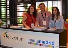 Jolanda Roman, Julián Mantero and Sandra Luque, of Asoma Frut- Mercamadrid.