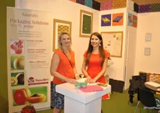 Anne Baumuller and Alina Winling from Naturalvi. They have a new packaging for the 16 caliber fruit sizes.