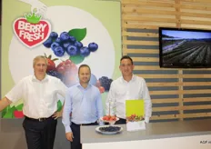The gentlemen of Special Fruit present Berry Fresh. Left to right: Johan Verberck, Tom Maes and Wout Roovers.
